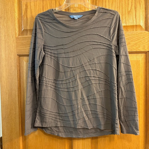 Simply Vera Vera Wang Tops - Simply Vera Vera Wang Women's Size M Med Long-Sleeved Textured Gray Blouse Shirt